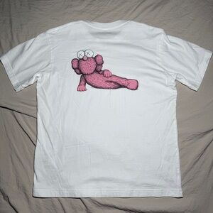 KAWS x Uniqlo UT Men Small Short Sleeve Graphic T-shirt